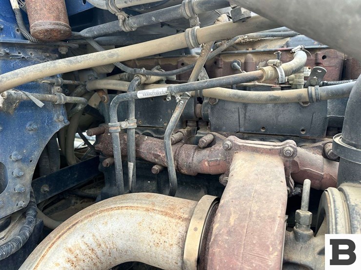 1999-freightliner-fld120-image-27