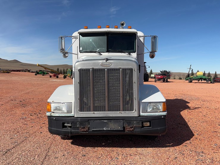 1993-peterbilt-377-image-89