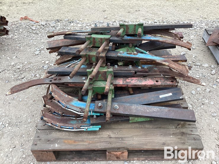 anhydrous-knives-on-shanks-image-2