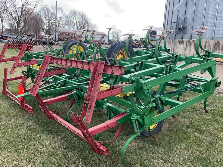 john-deere-1010-image-12