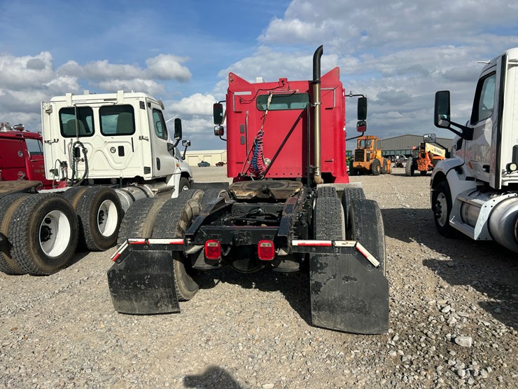 #36890-•-2006-freightliner-columbia-daycab-1fujf0cv16lv57509-inv#-36890-image-24