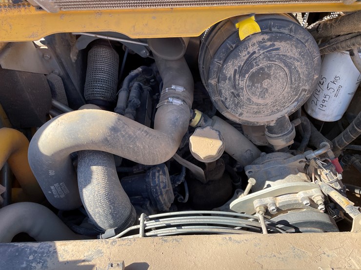 2019-new-holland-c237-image-36