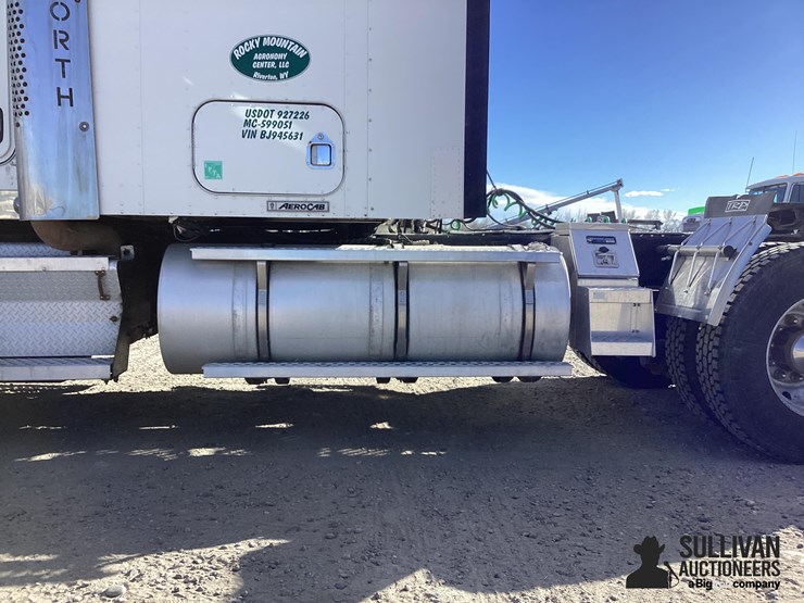 2011-kenworth-t800-image-14