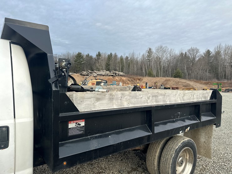 2005-ford-f550-image-16