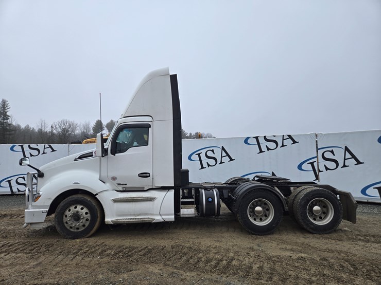 2017-kenworth-t680-image-2