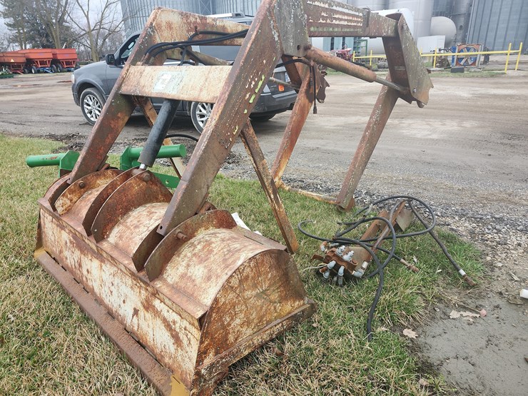 tag-#102,-loader-w/-brackets-image-5