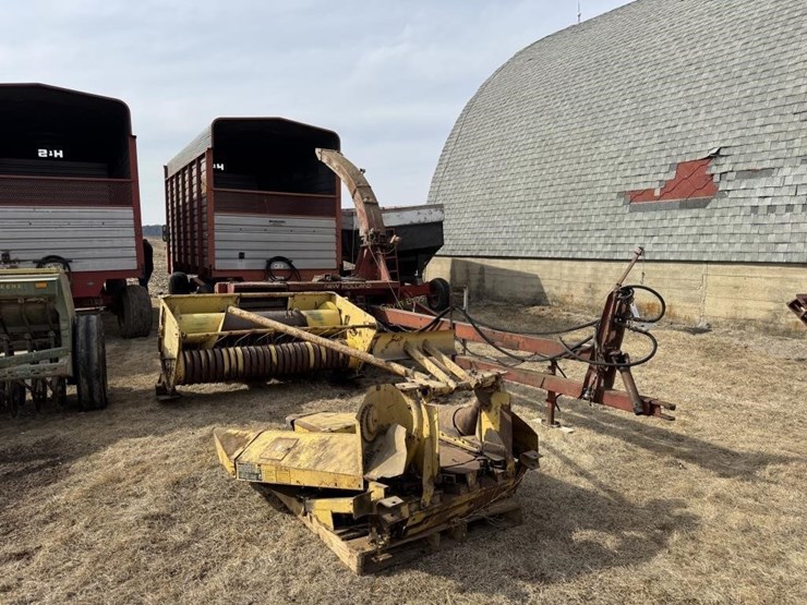 new-holland-892-image-2