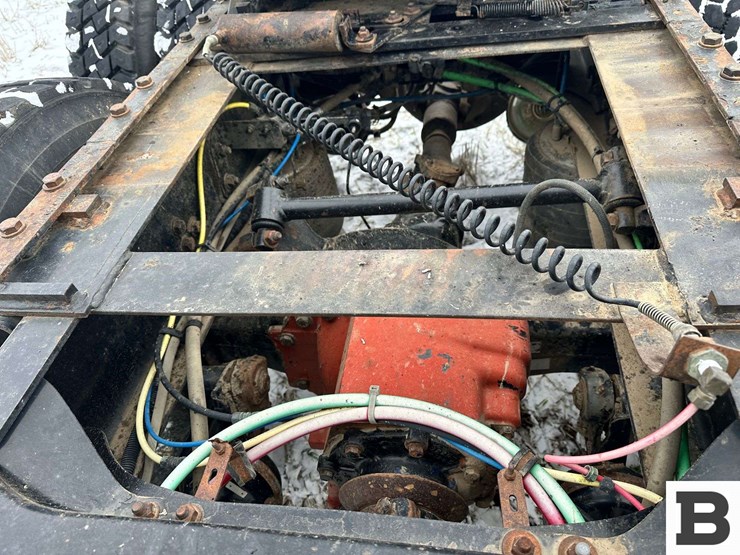 1999-freightliner-fld120-image-67