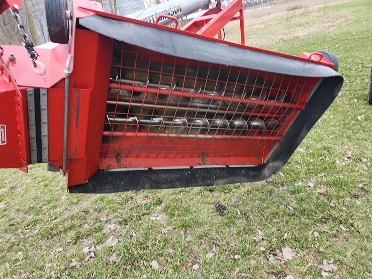 tag-#180,-10"x63'-hutchinson-swing-away-auger-image-3