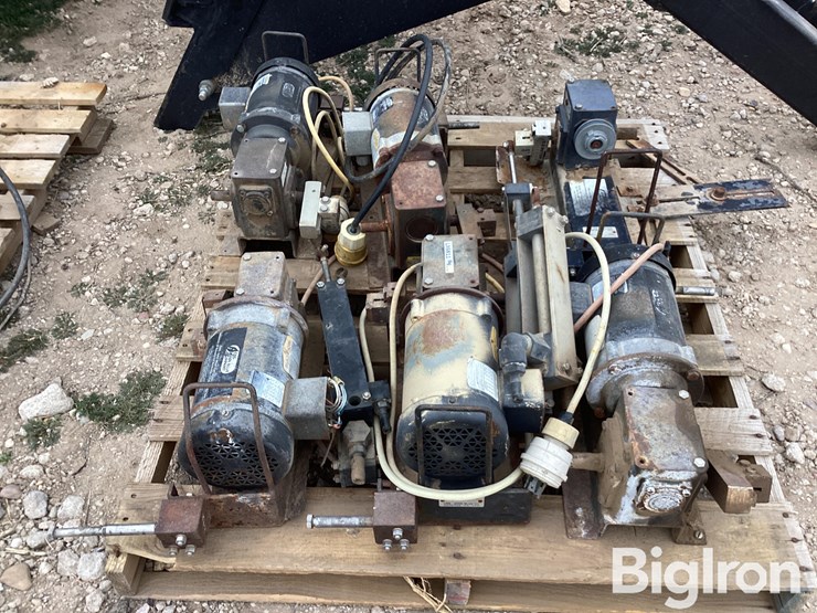 cds-john-blue-0162-chemigation-pumps-image-2