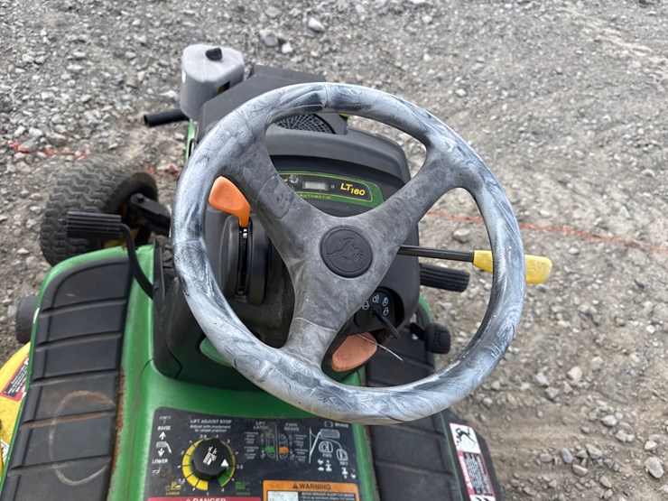 john-deere-lt160-image-15