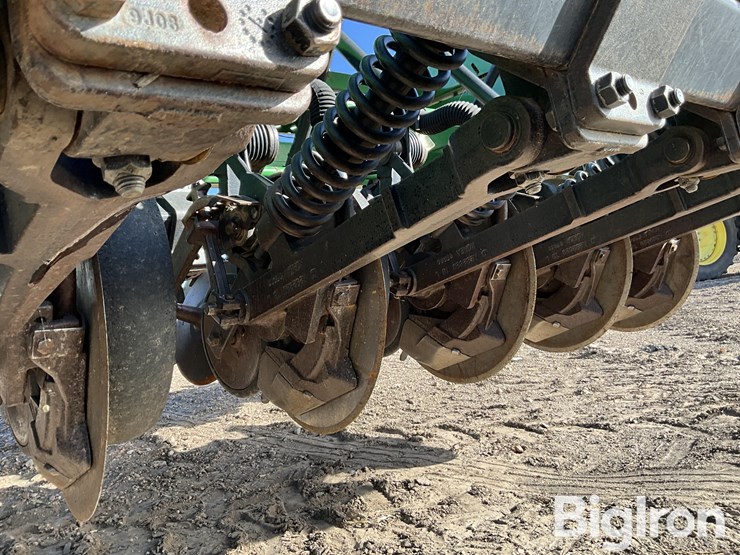 john-deere-1560-image-14