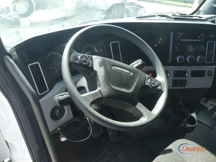 2025-freightliner-cascadia-116-image-13