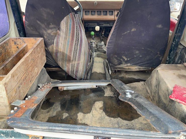 1994-jeep-wrangler-image-14