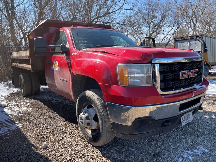 2012-gmc-3500hd-image-3