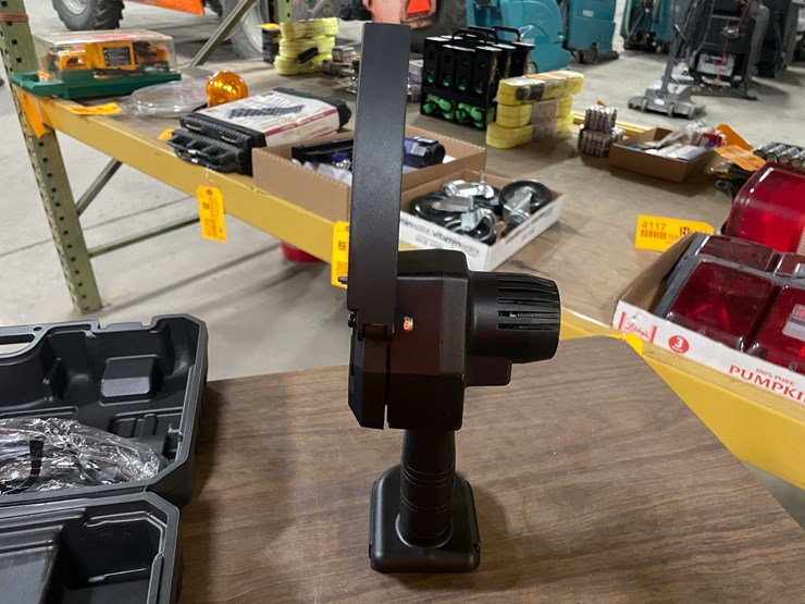 #2299-•-21-volt-mini-cordless-chainsaw-kit-in-carrying-case-(pr11)-image-3