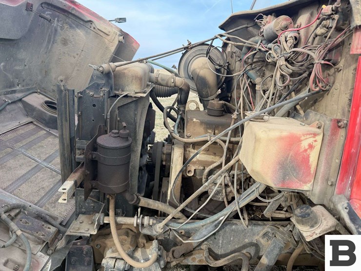 1985-international-s2300-image-10