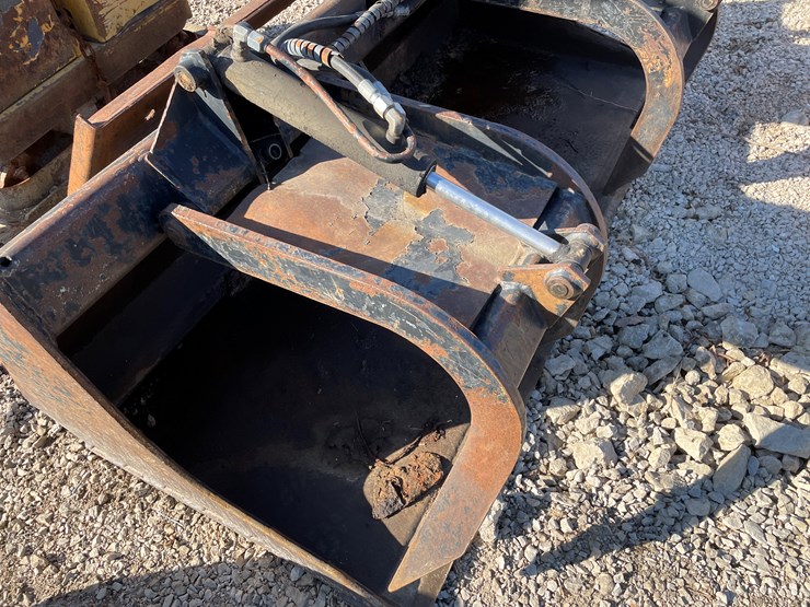 #6102-•-universal-mount-smooth-edge-grapple-bucket-image-5