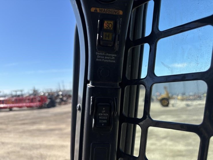 2018-bobcat-s550-image-28