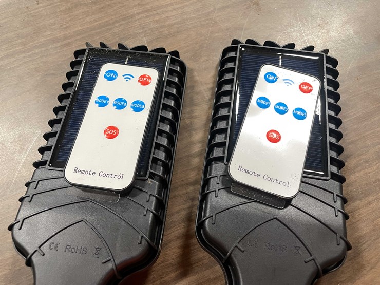 #2286-•-(2)-led-parking-lot/-yard-lights-(pr10)-image-7