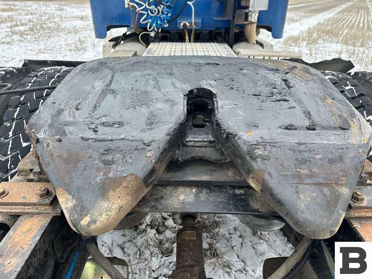 1999-freightliner-fld120-image-50