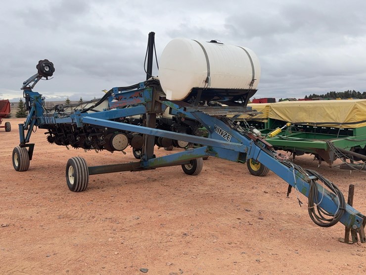 kinze-corn-planter-image-5