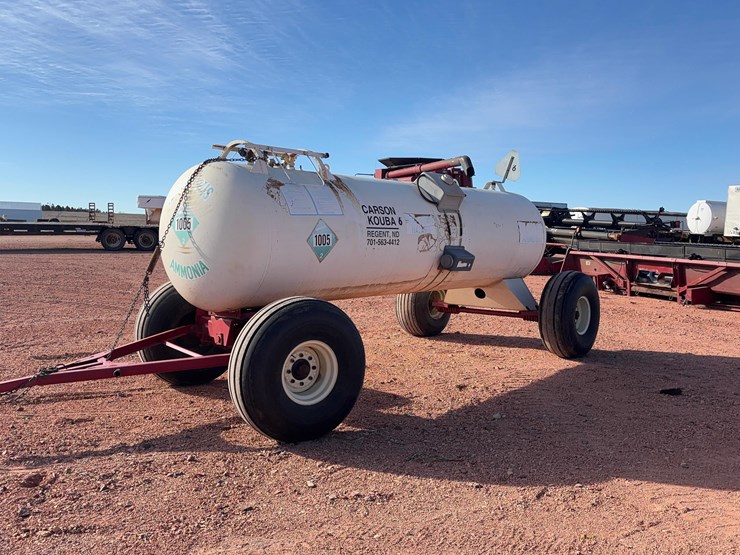 anhydrous-tank-with-trailer-image-2
