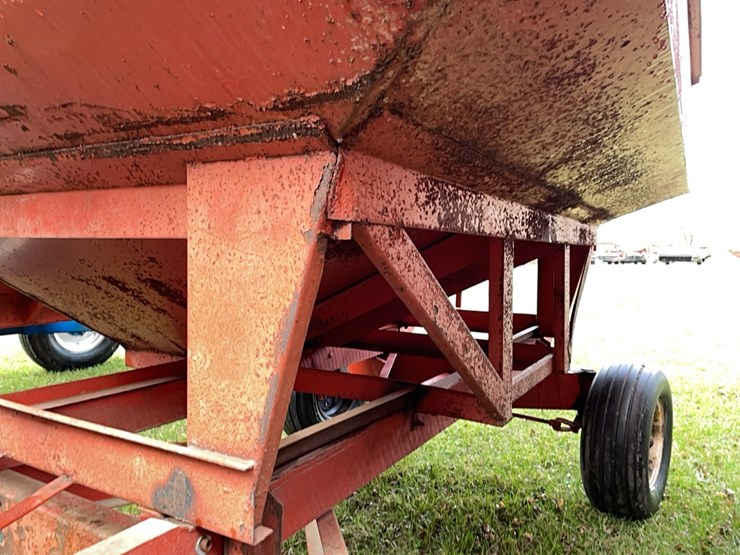 tag-#109,-200-bu-hopper-wagon-image-6