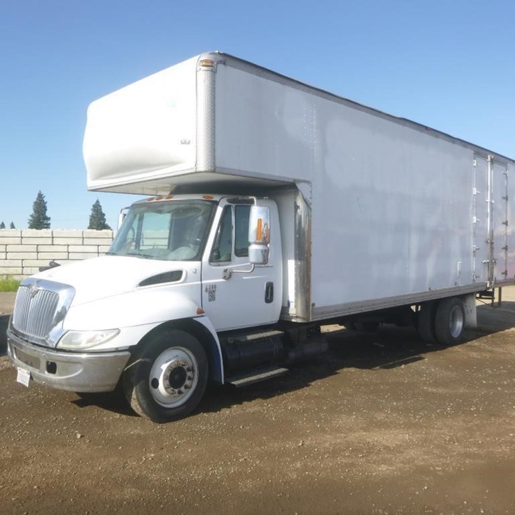 2002 INTERNATIONAL DURASTAR 4300