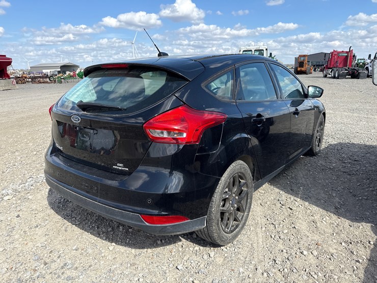 #35101-•-2016-ford-focus-hatch-back-1fadp3k28gl230543-inv#-35101-image-3