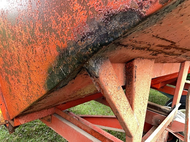 tag-#109,-200-bu-hopper-wagon-image-10