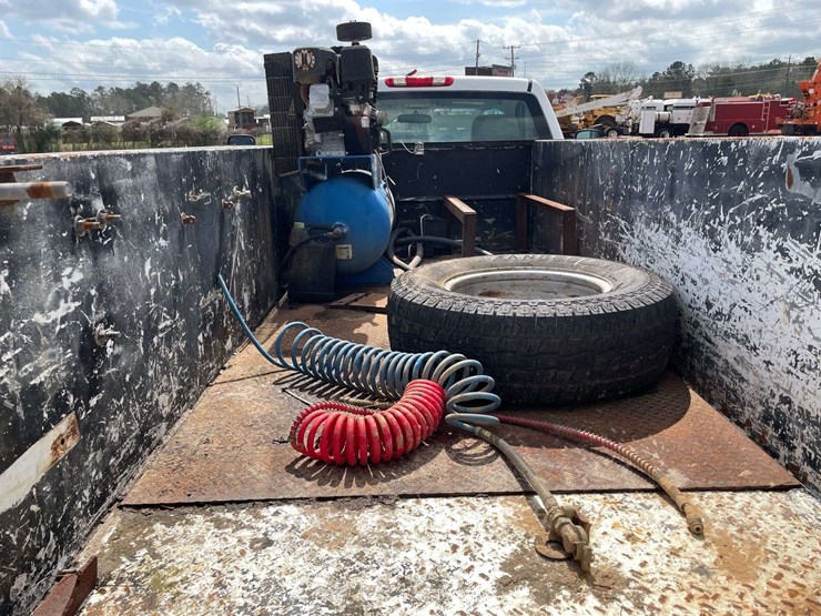 2010-chevrolet-silverado-3500-image-24
