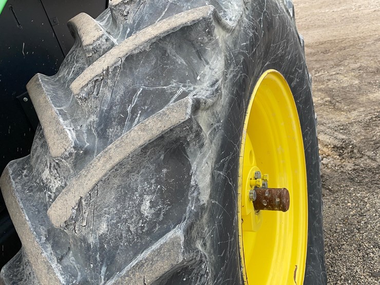 2020-john-deere-6110m-image-6