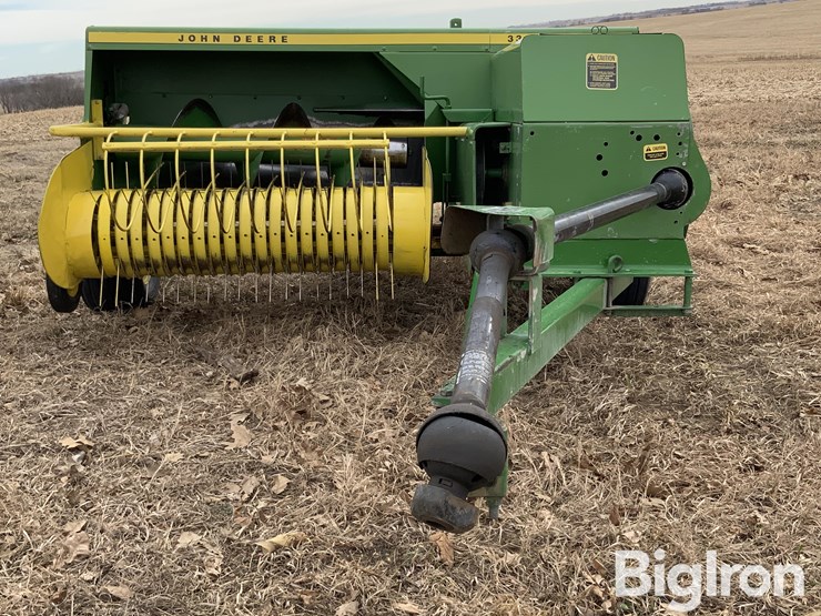 john-deere-336-image-2