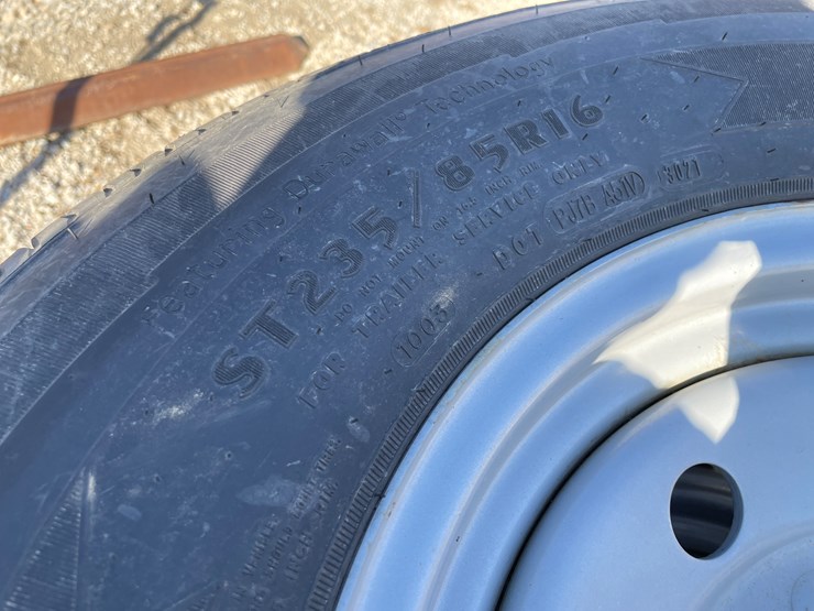 #6104-•-set-of-(4)-trailer-tires-on-8-bolt-rims-image-4