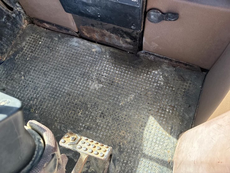 1984-john-deere-4650-image-61