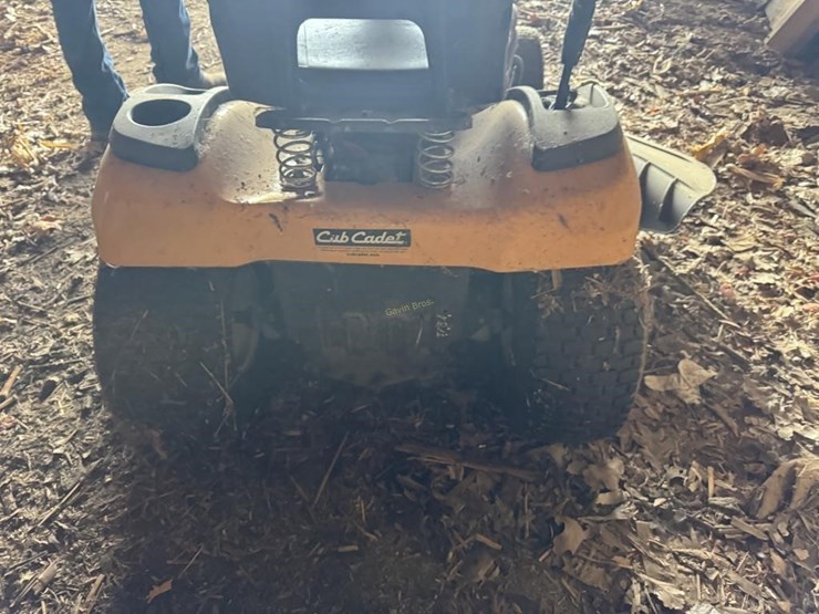 cub-cadet-lt50-xt1-riding-mower-image-5