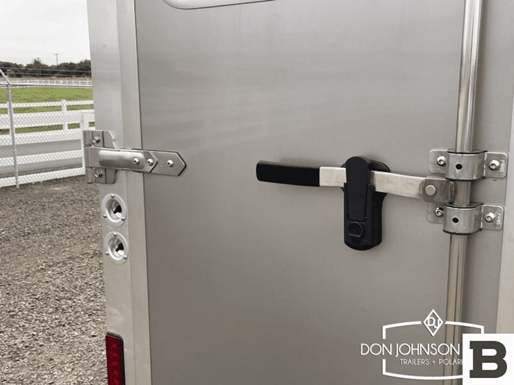 2024-featherlite-9400-72pt-2-h-horse-trailer-image-14