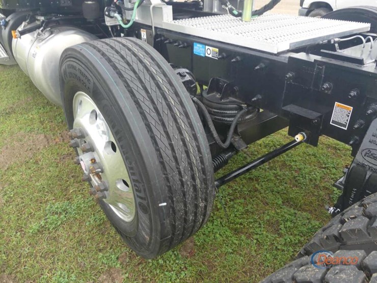 2025-peterbilt-567-image-7