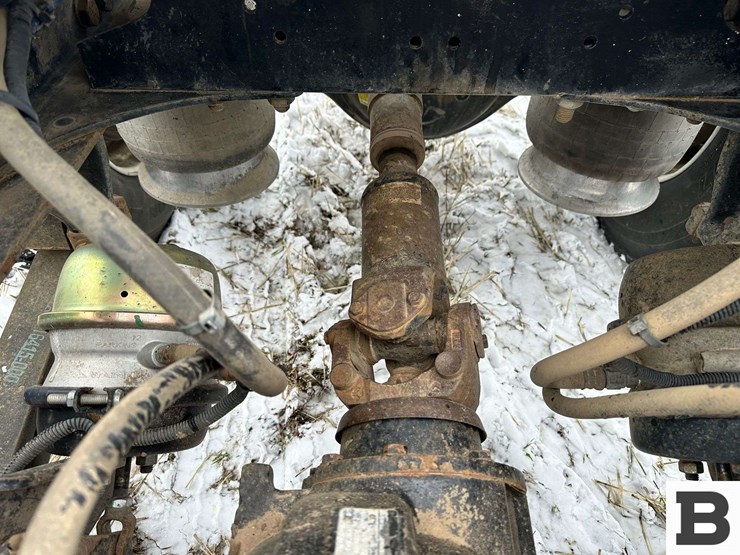 1999-freightliner-fld120-image-52