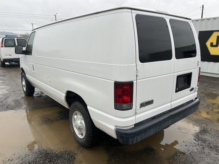 2008-ford-e350-image-6