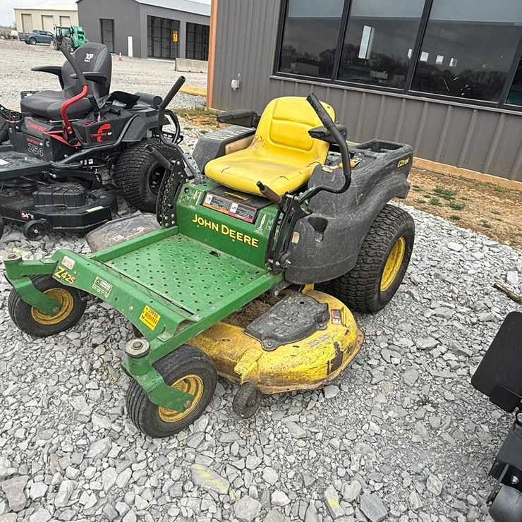 JOHN DEERE Z425