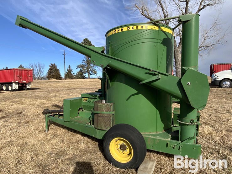 john-deere-700-image-17