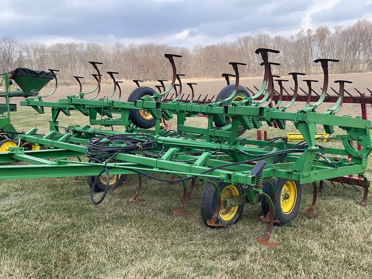 john-deere-1010-image-4