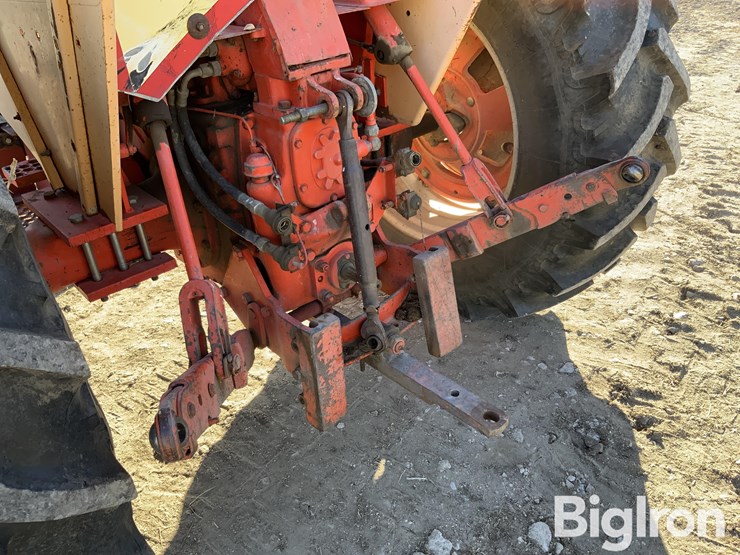 1967-case-830-2wd-tractor-image-17