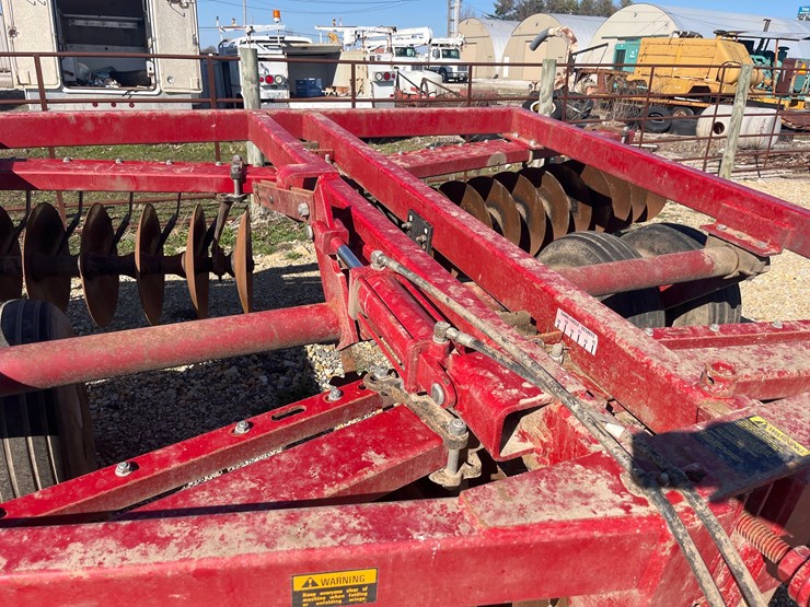 case-ih-3800-image-7