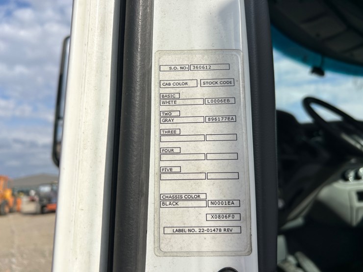 2016-peterbilt-579-image-50