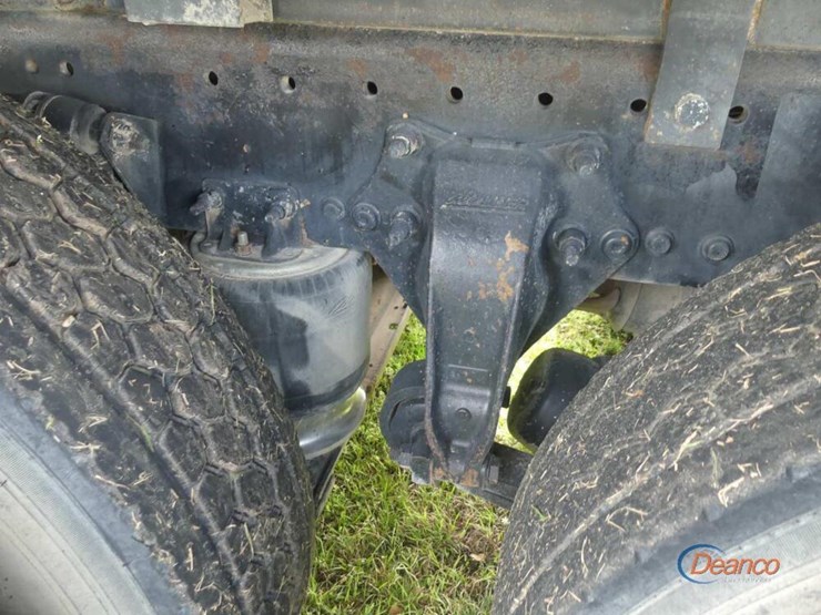 2016-freightliner-122sd-image-6