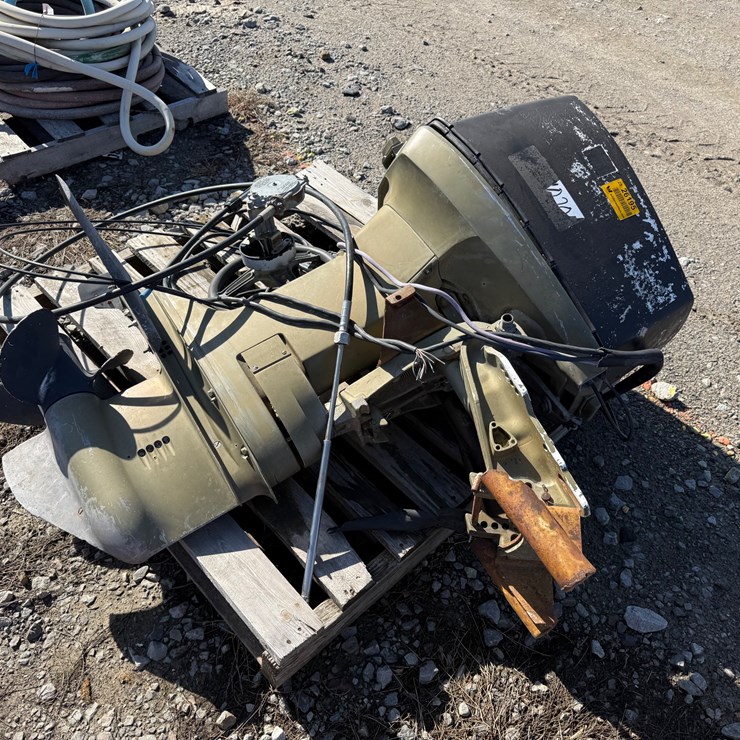 #26195 • 65HP Outboard Motor INV# 26195