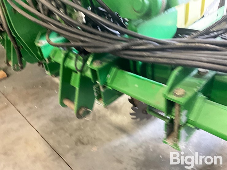 2011-john-deere-1720-image-12